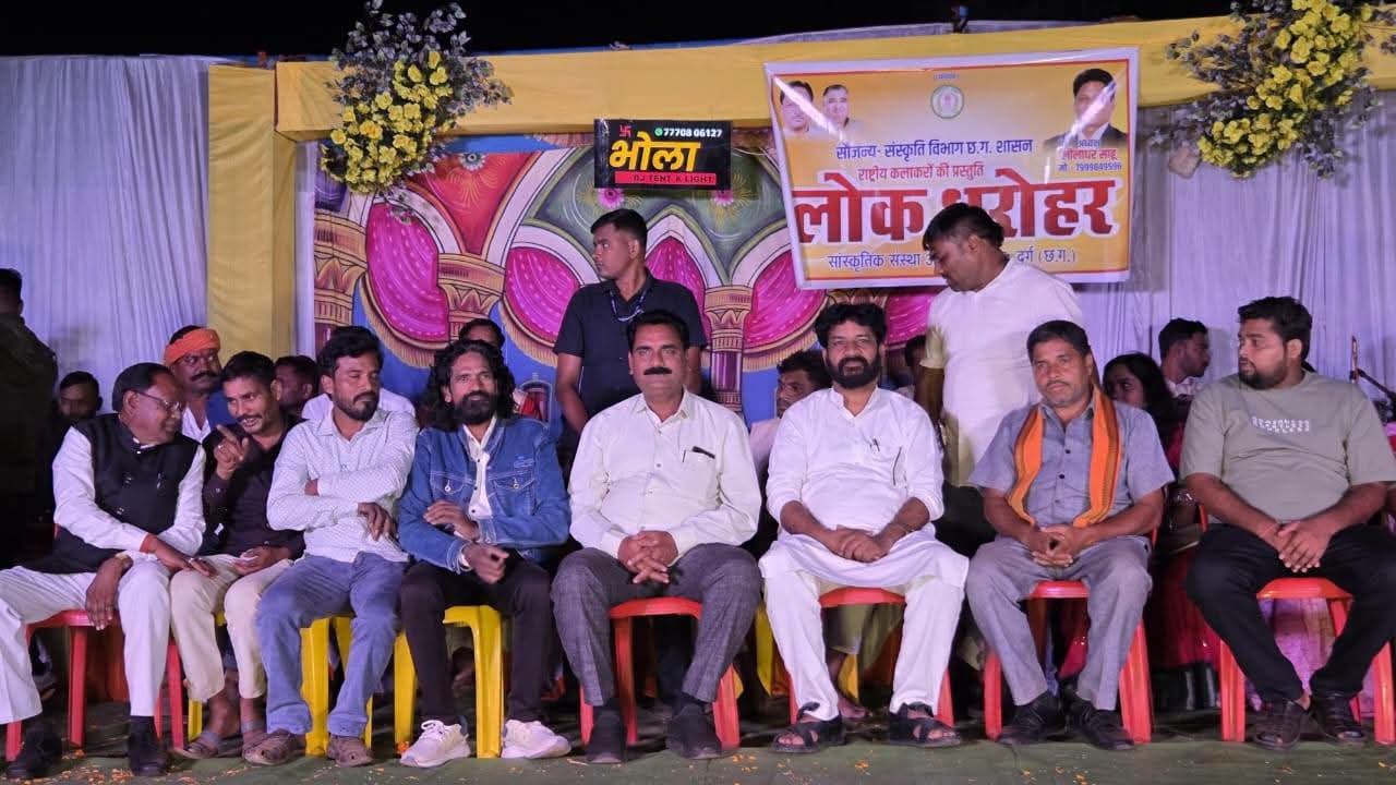 सुखरीकला में धूमधाम से मना दशहरा, जय श्रीराम के जयकारों से गूंजा गांव