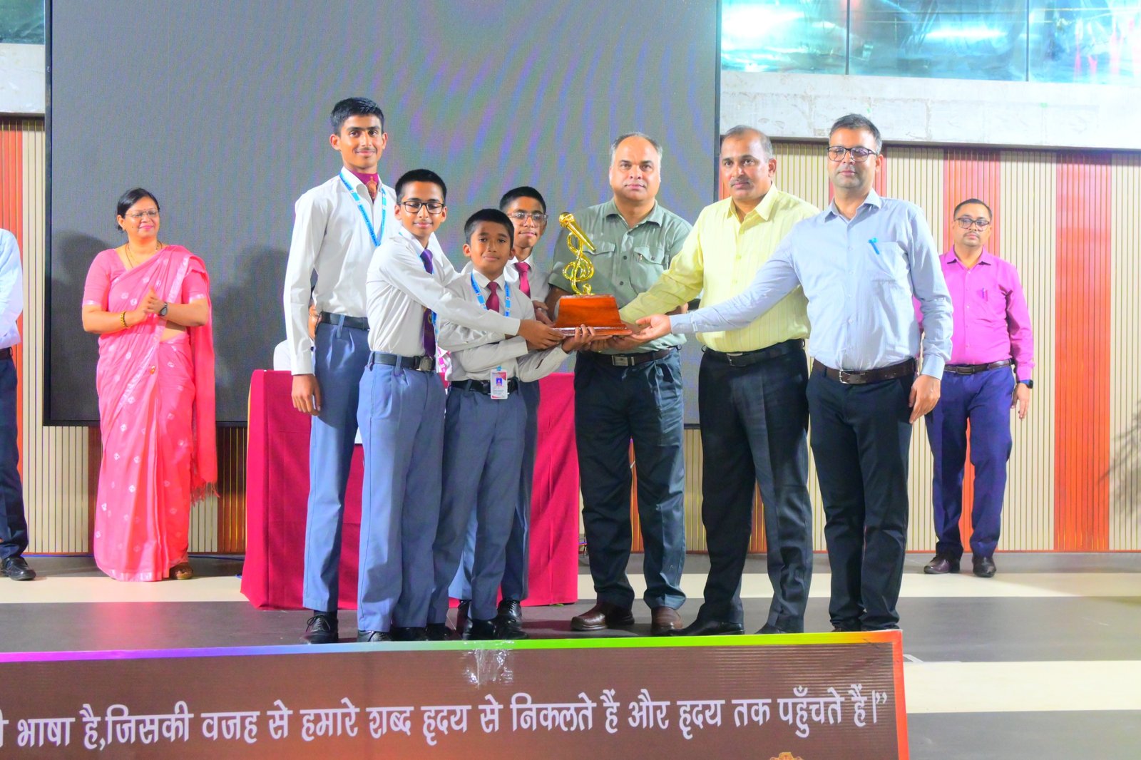 सैनिक स्कूल अंबिकापुर में हिंदी अभिभाषण प्रतियोगिता, अरिहंत और कटारी हाउस ने मारी बाजी