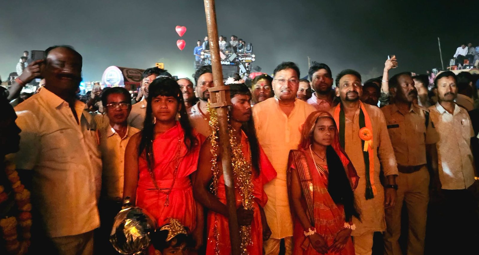 नवापारा में भव्य रावण दहन, जय श्रीराम के जयकारों से गूंजा लखनपुर