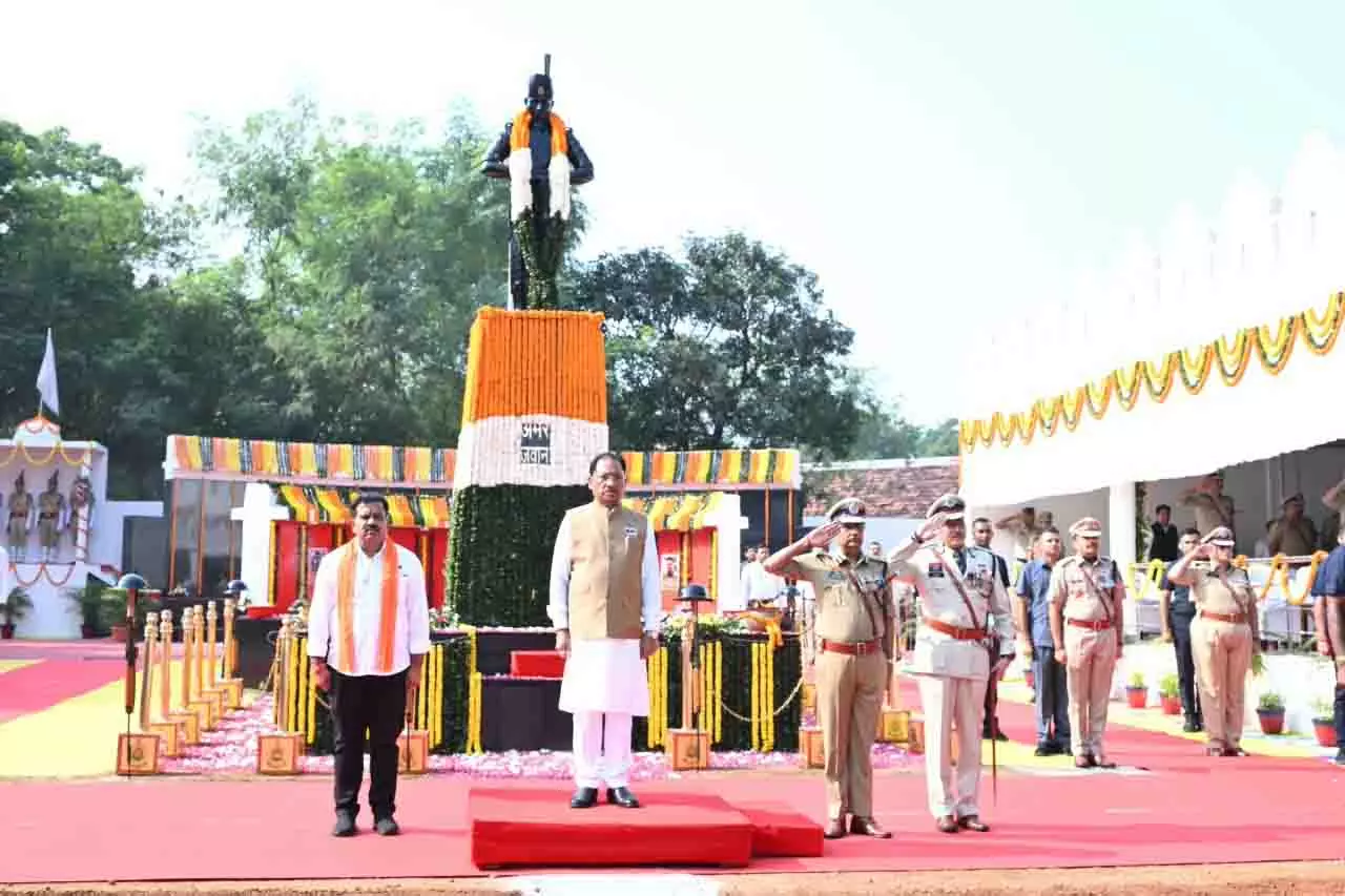 मुख्यमंत्री साय ने शहीद जवानों को दी श्रद्धांजलि
