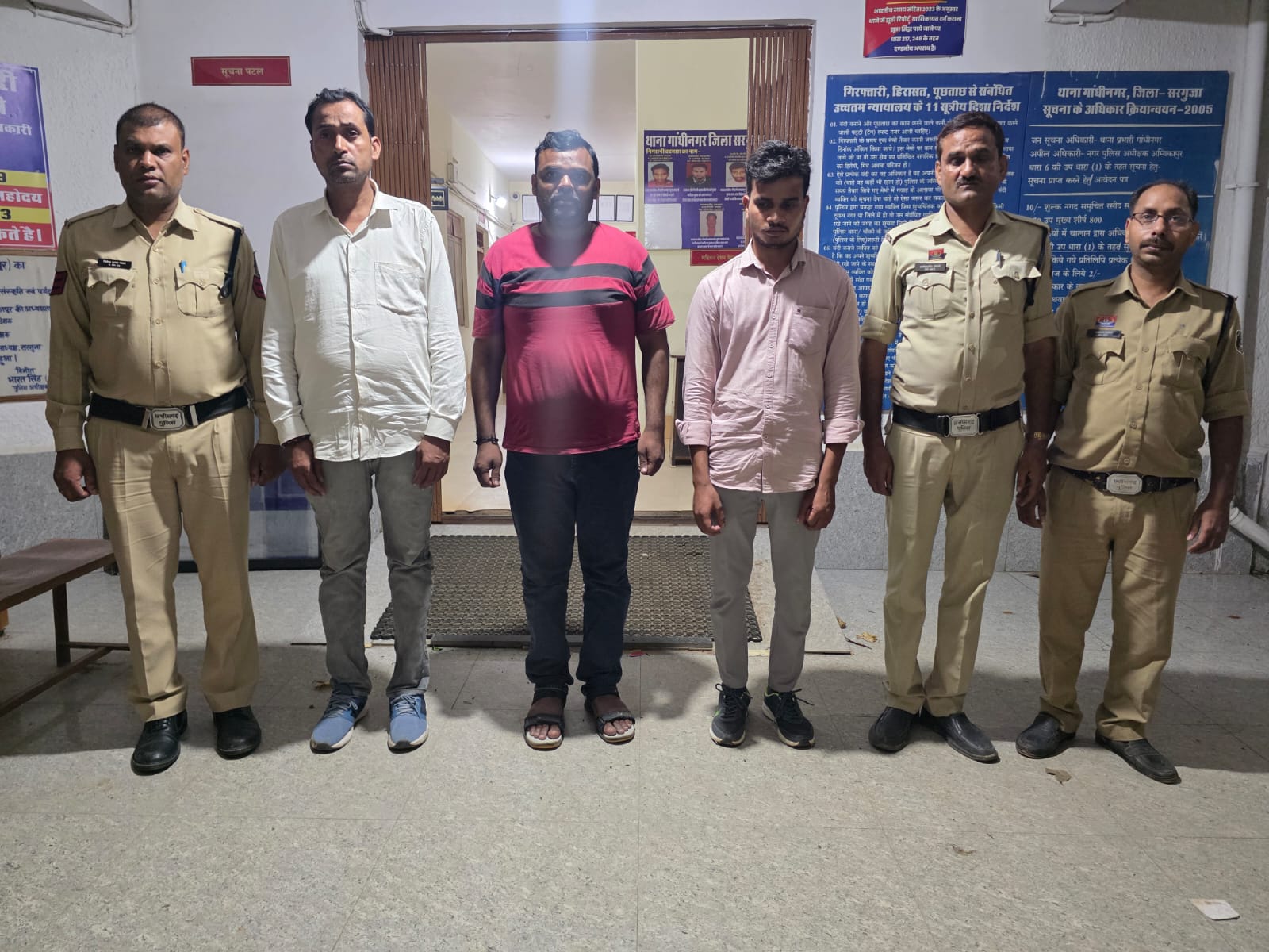 फर्जी ACB अधिकारी बनकर आबकारी अधिकारी से मांगी शराब और नकदी, पुलिस ने 3 आरोपियों को दबोचा