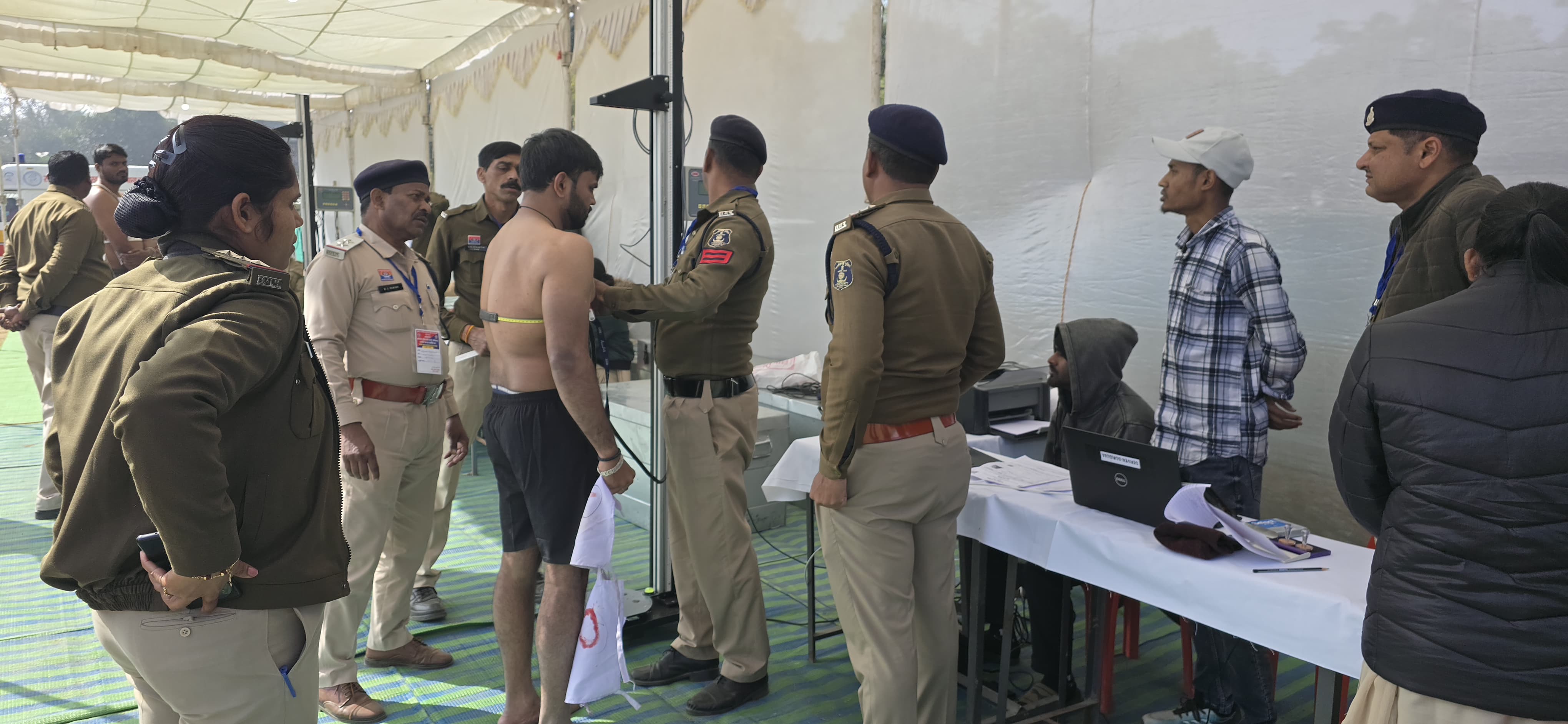 दलालों और असामाजिक तत्वों से दूर रहें—पुलिस की अपील