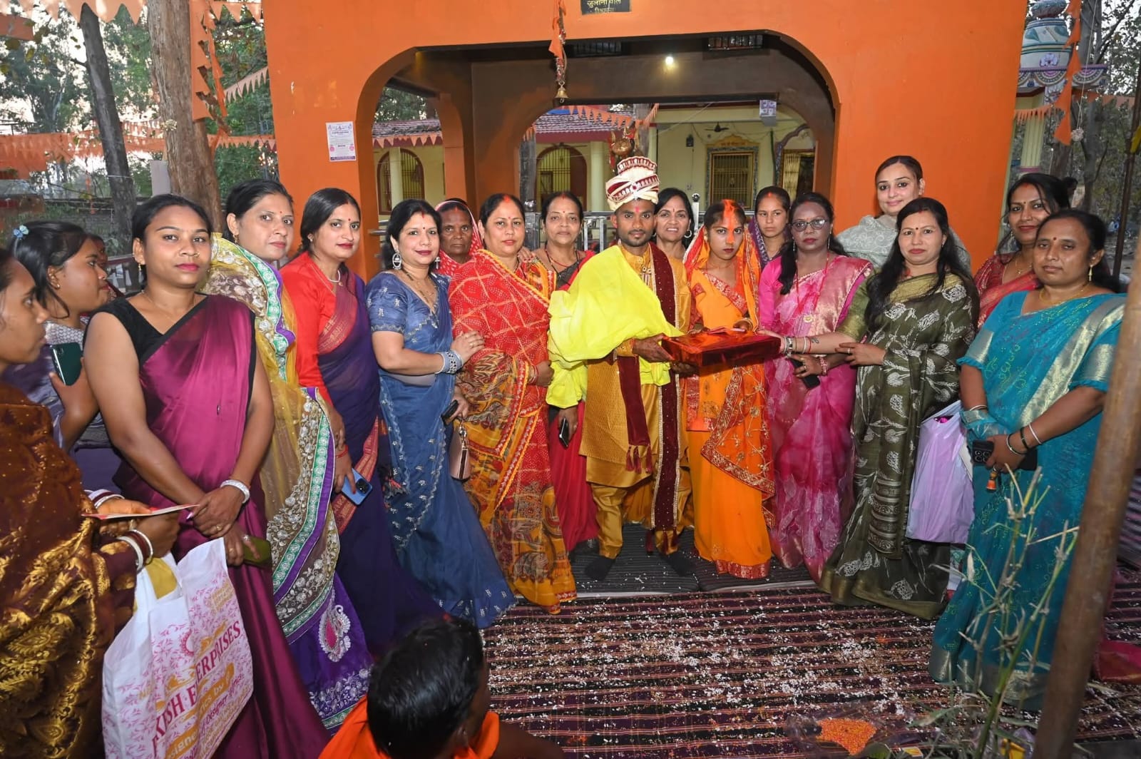 अम्बिकापुर में अनोखी पहल: “अनोखी सोच संस्था” ने निर्धन कन्या का कराया विवाह, समाजसेवियों ने दिया आशीर्वाद
