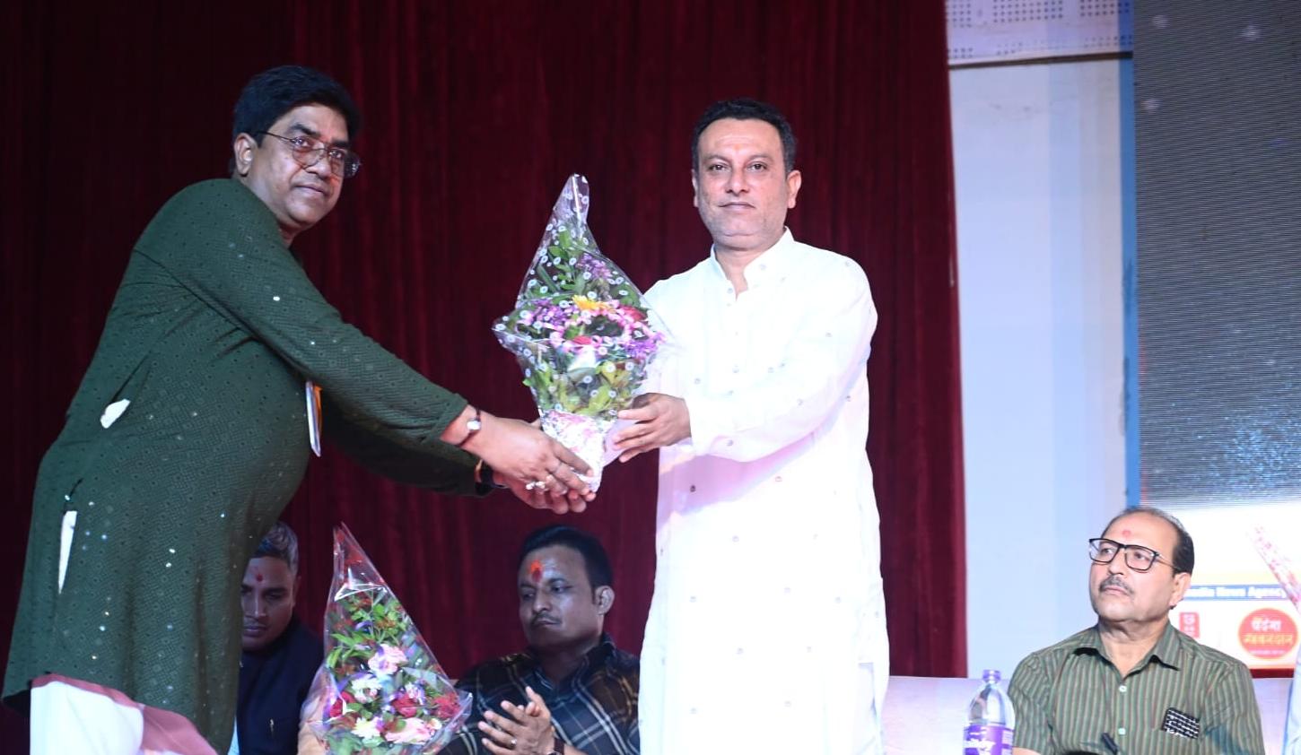 “जनसेवा के संस्कारों को समर्पित किया सम्मान: विंकी बाबा ने दाऊ उमेश्वर शरण सिंह देव को बताया अपनी प्रेरणा”